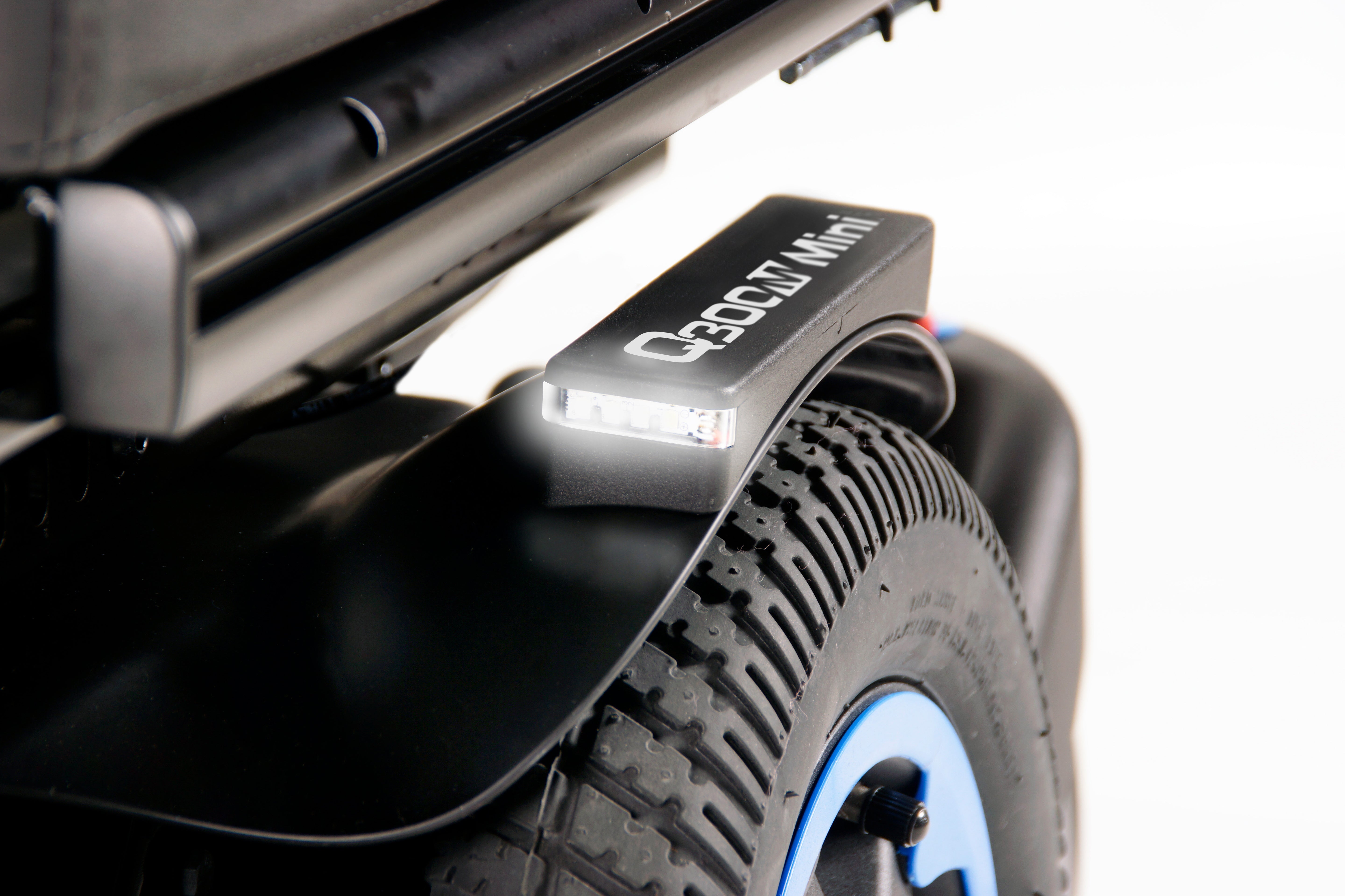 Motus - Q300 M Mini Sedeo Pro Front Wheel Arch Light