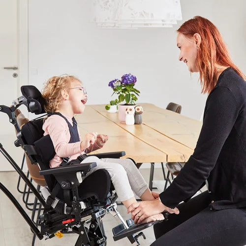 R82 X:panda Shape Seating System